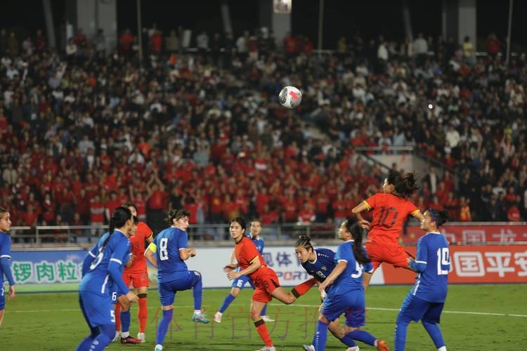 玫瑰再绽放 | 跻身十六强 中国女足全力前进！